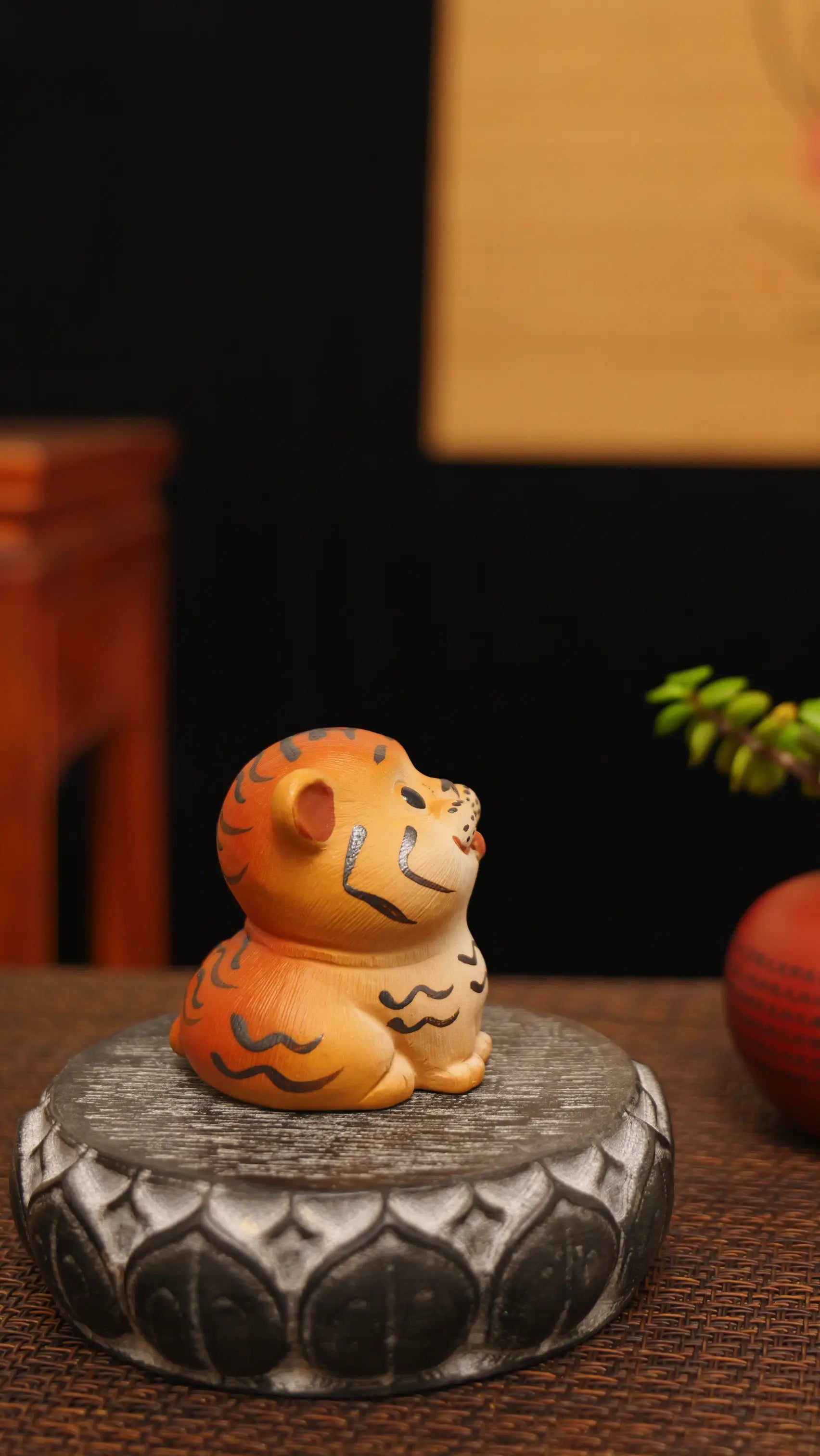 Yixing Zisha Handmade Cute Tiger Tea Pet (Auspicious Guardian Style)