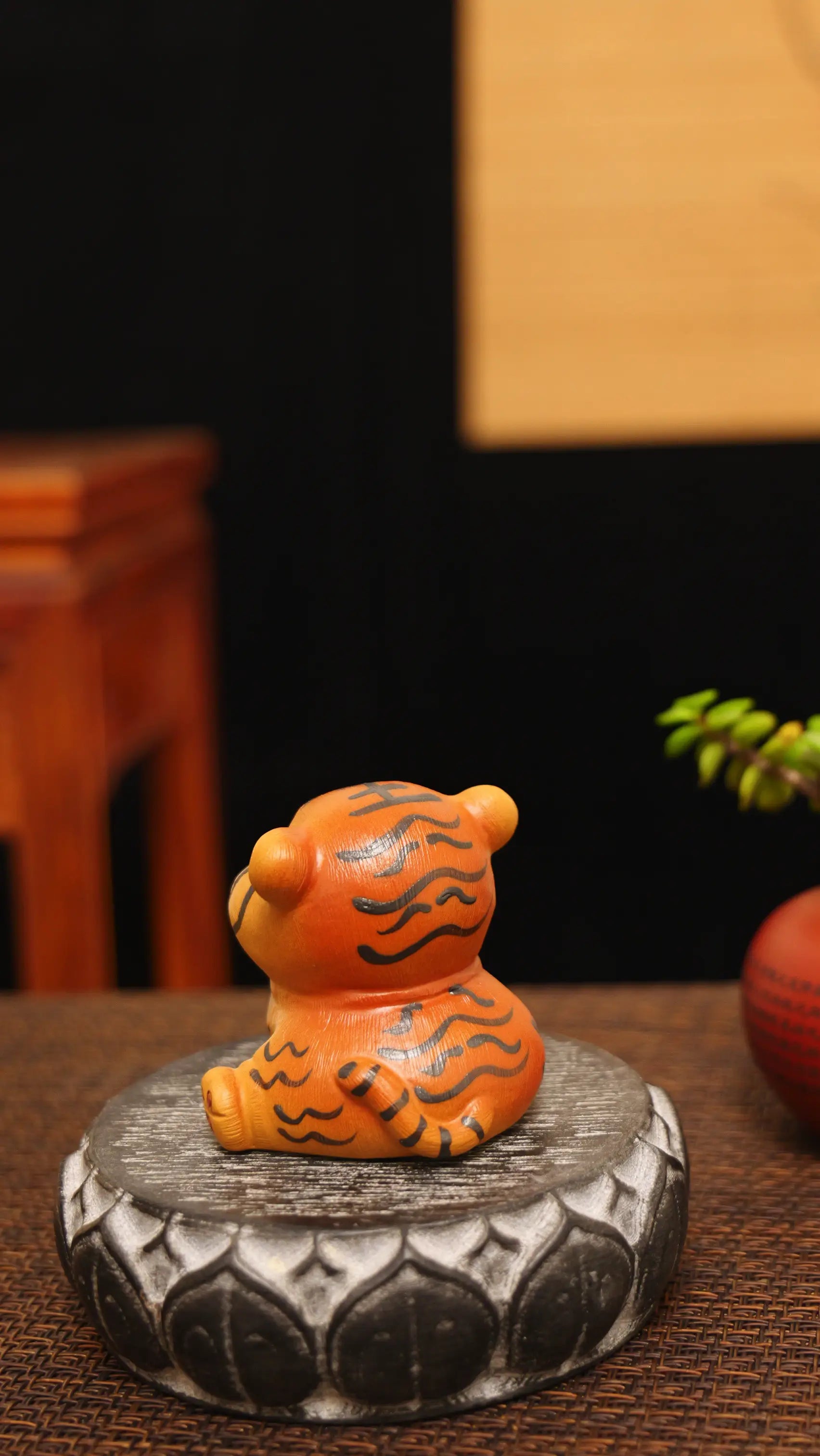 Yixing Zisha Handmade Cute Tiger Tea Pet (Auspicious Guardian Style)