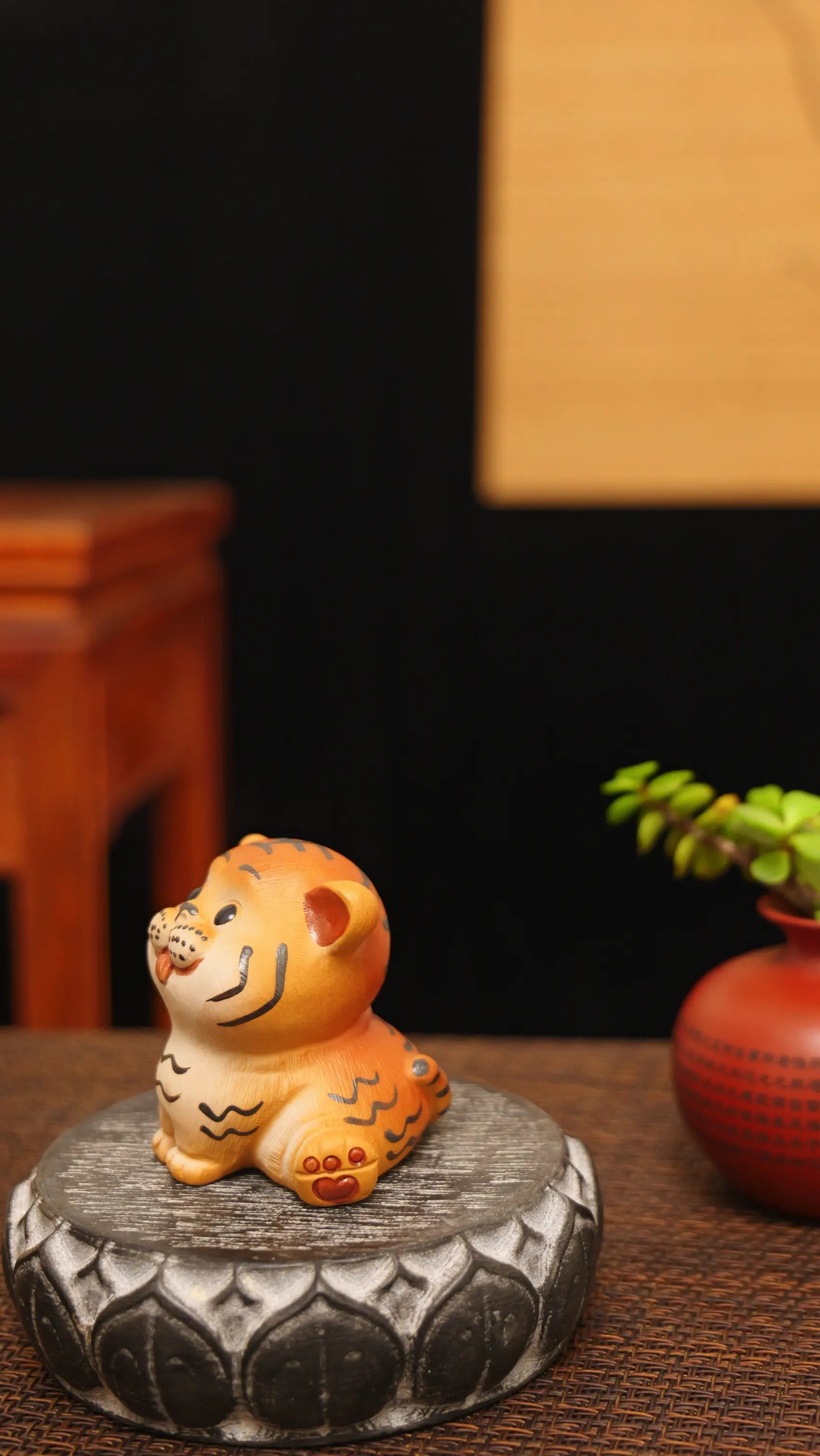 Yixing Zisha Handmade Cute Tiger Tea Pet (Auspicious Guardian Style)