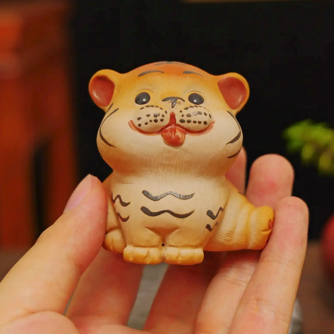 Yixing Zisha Handmade Cute Tiger Tea Pet (Auspicious Guardian Style)