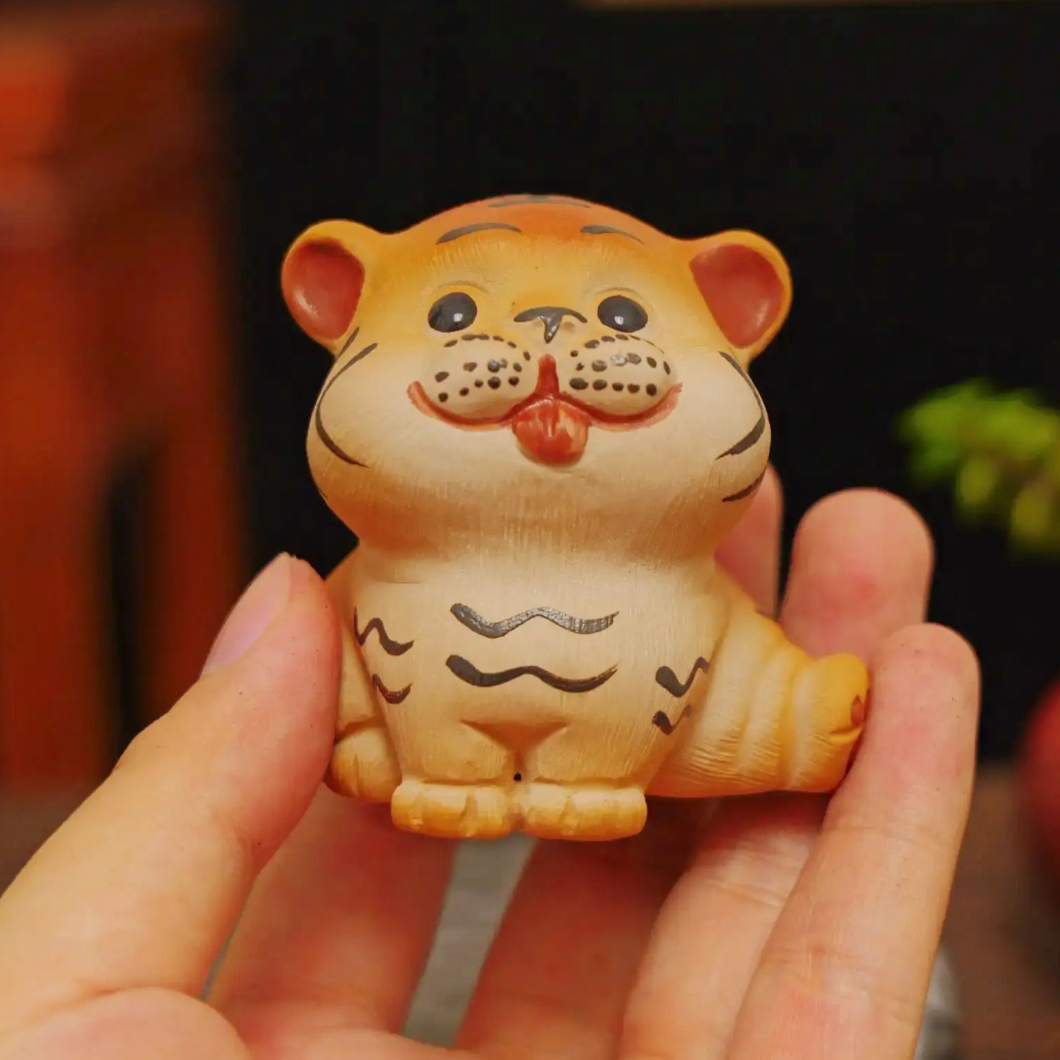 Yixing Zisha Handmade Cute Tiger Tea Pet (Auspicious Guardian Style)