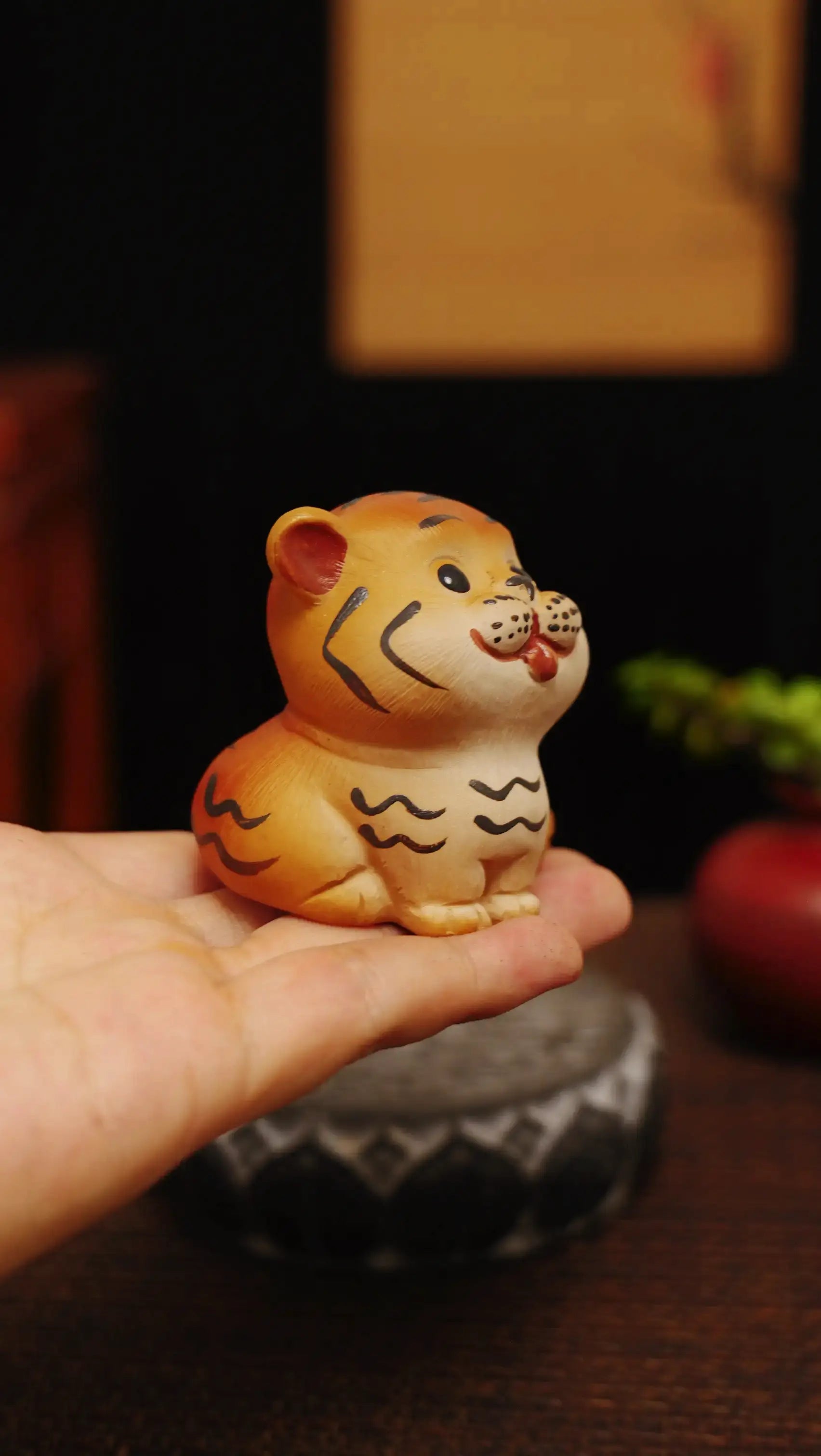Yixing Zisha Handmade Cute Tiger Tea Pet (Auspicious Guardian Style)