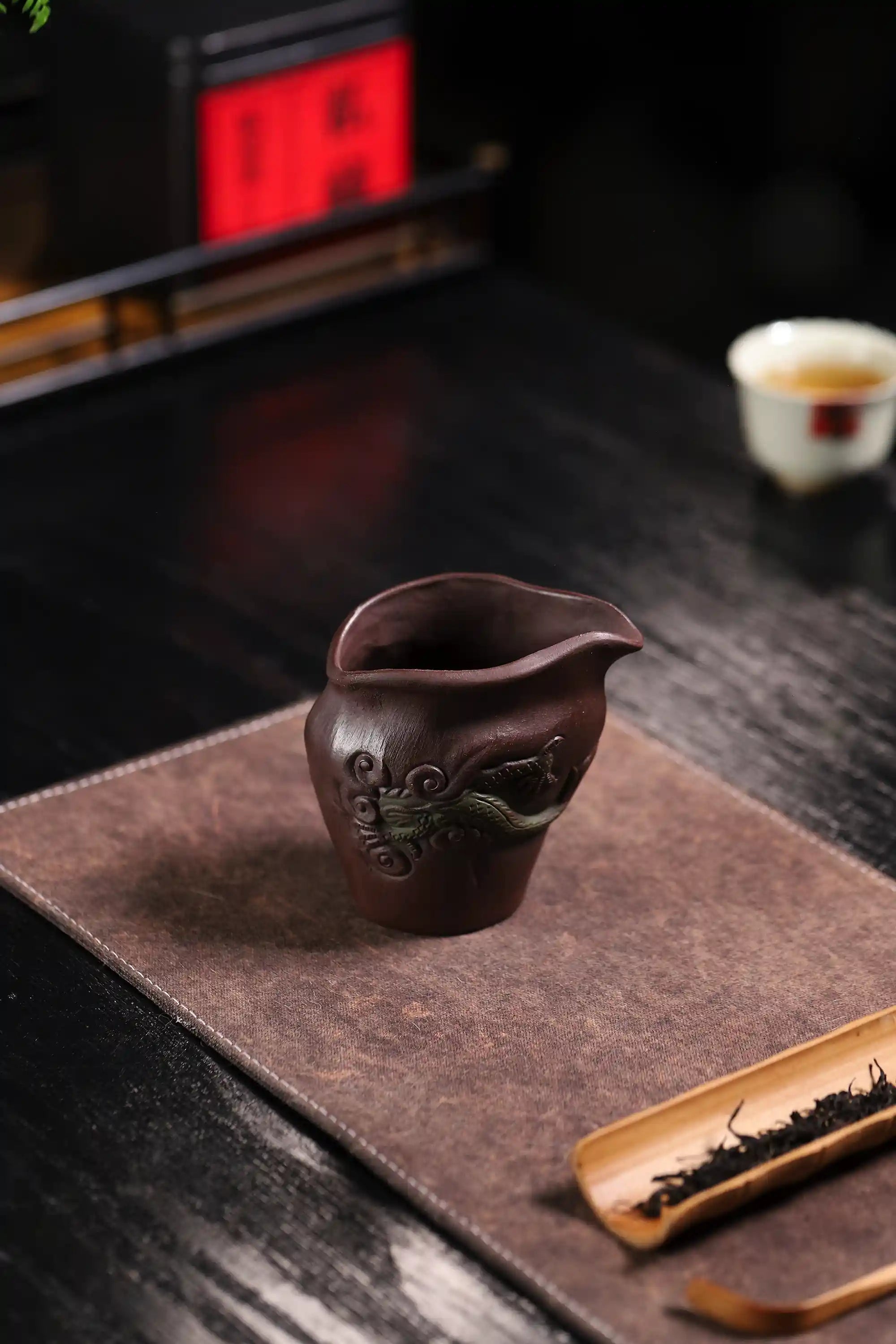 Yixing Zisha Handmade Dragon-Patterned Teacup