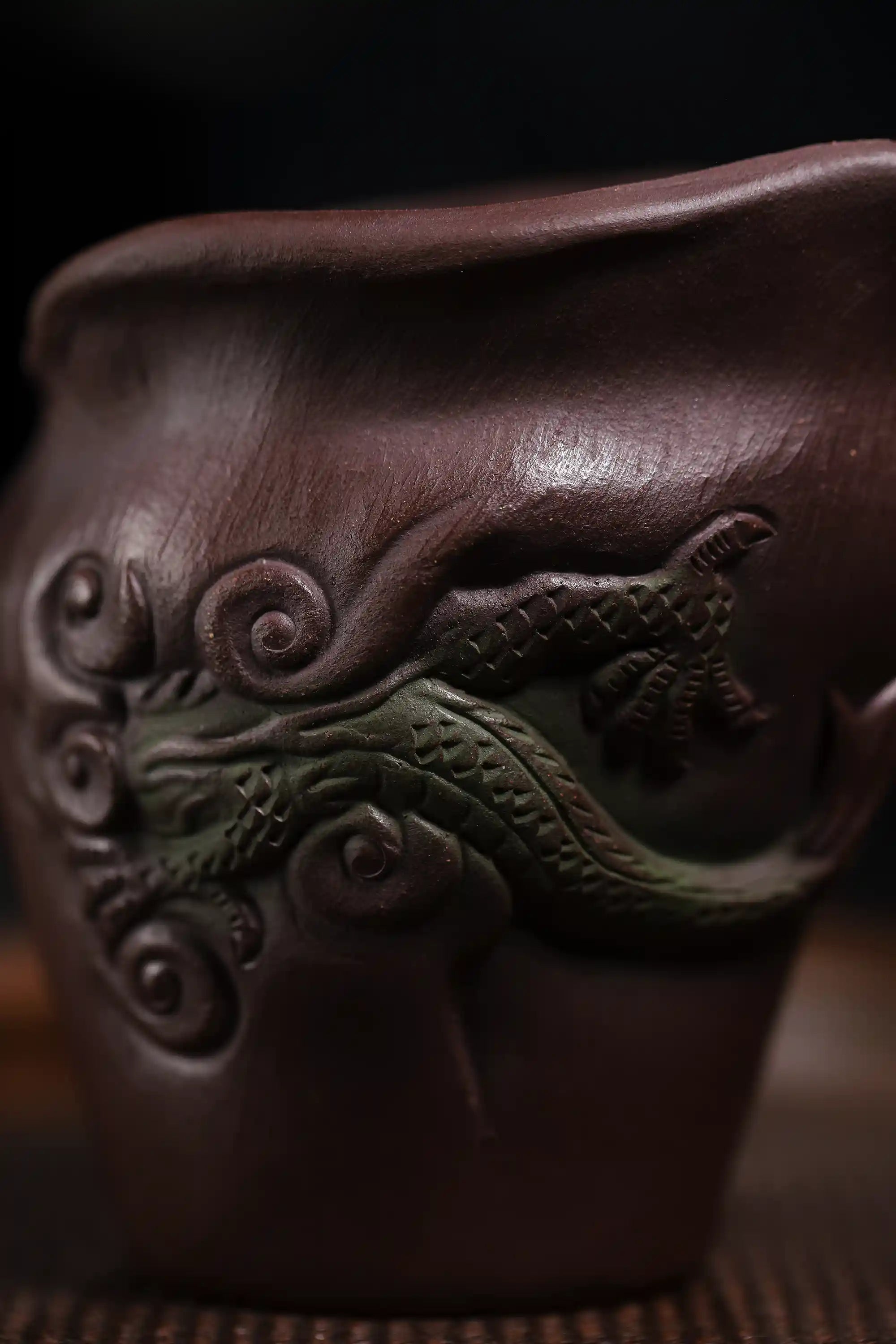 Yixing Zisha Handmade Dragon-Patterned Teacup