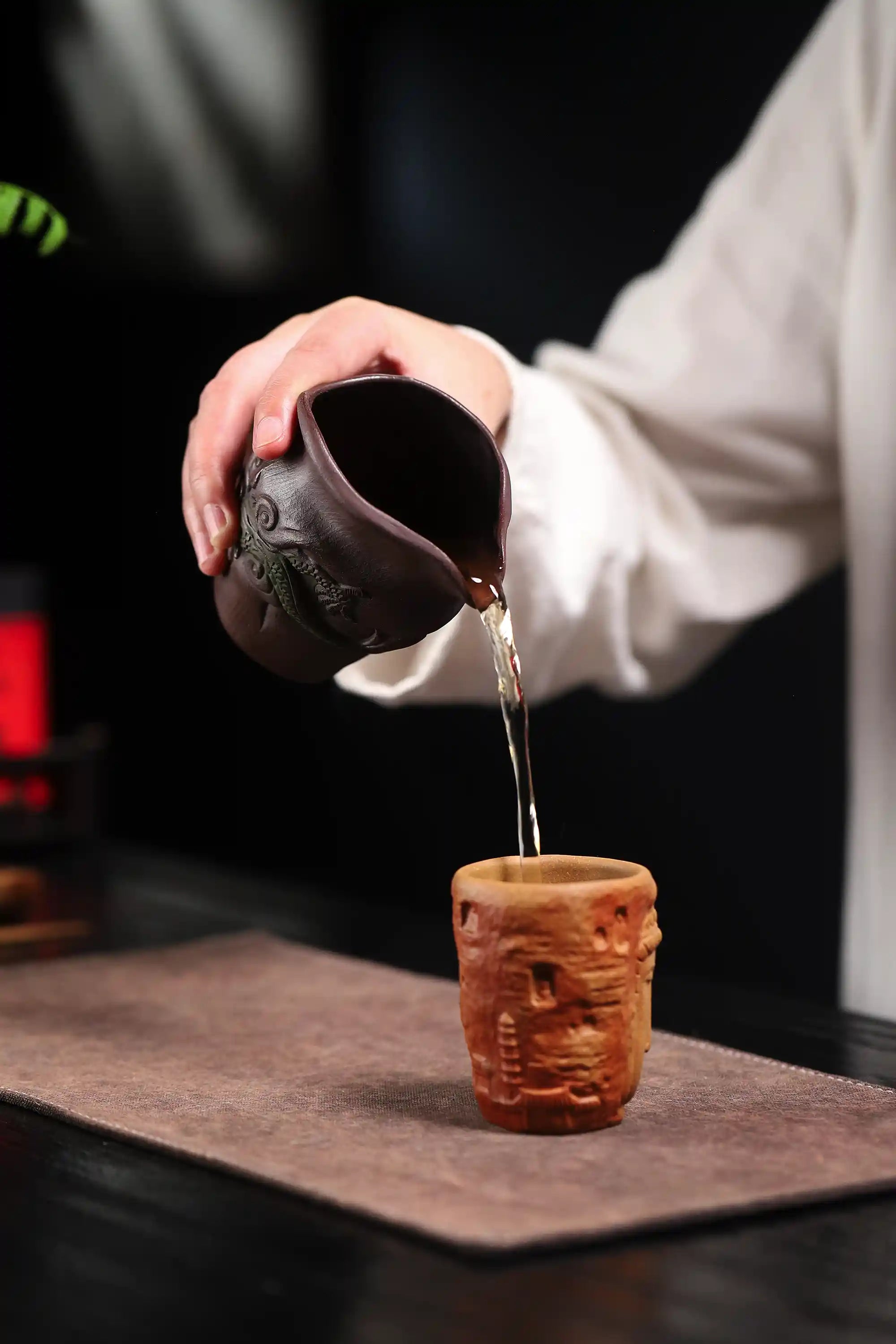 Yixing Zisha Handmade Dragon-Patterned Teacup