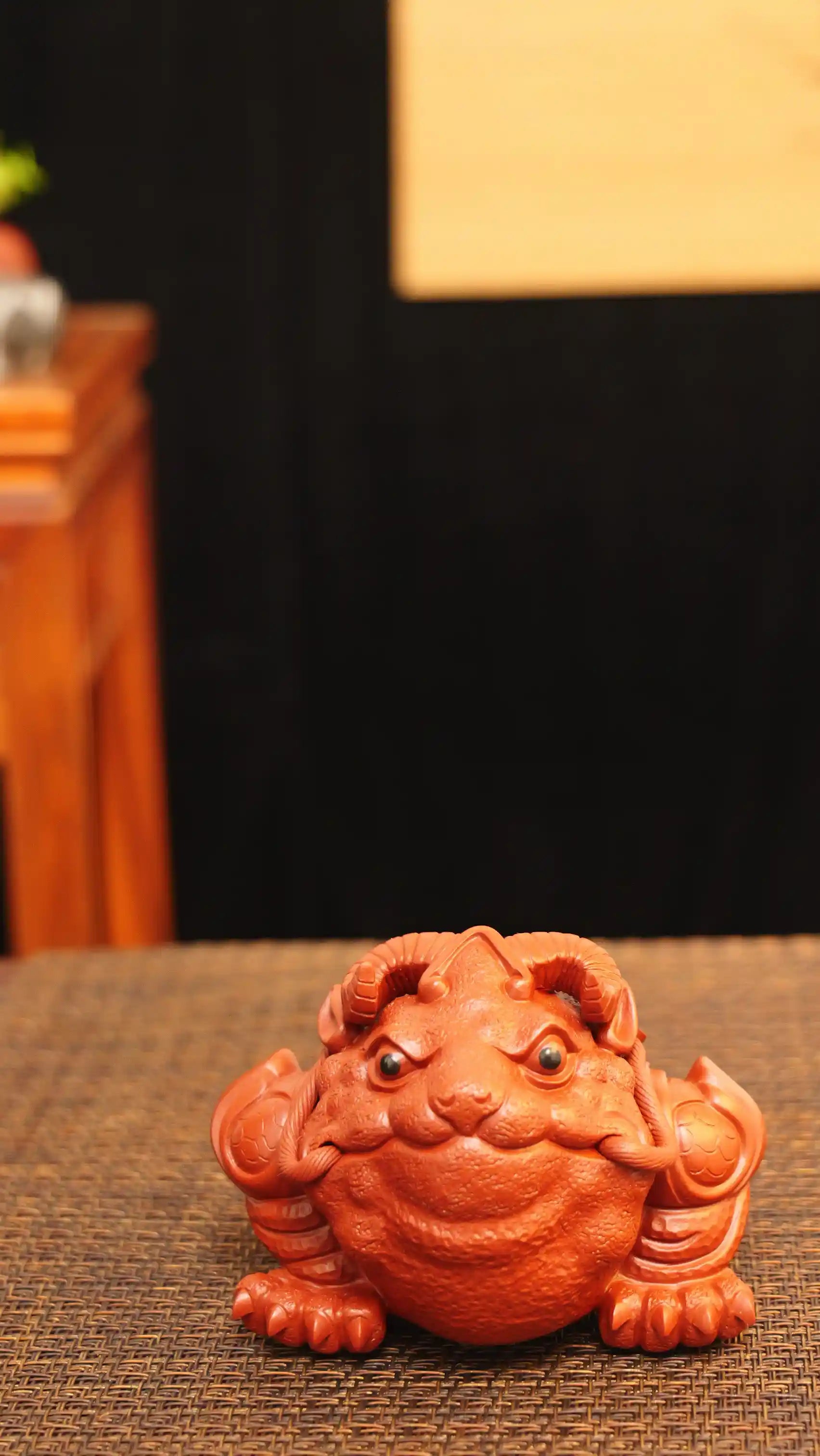 Yixing Zisha Handmade Golden Toad with Goat Horns Tea Pet