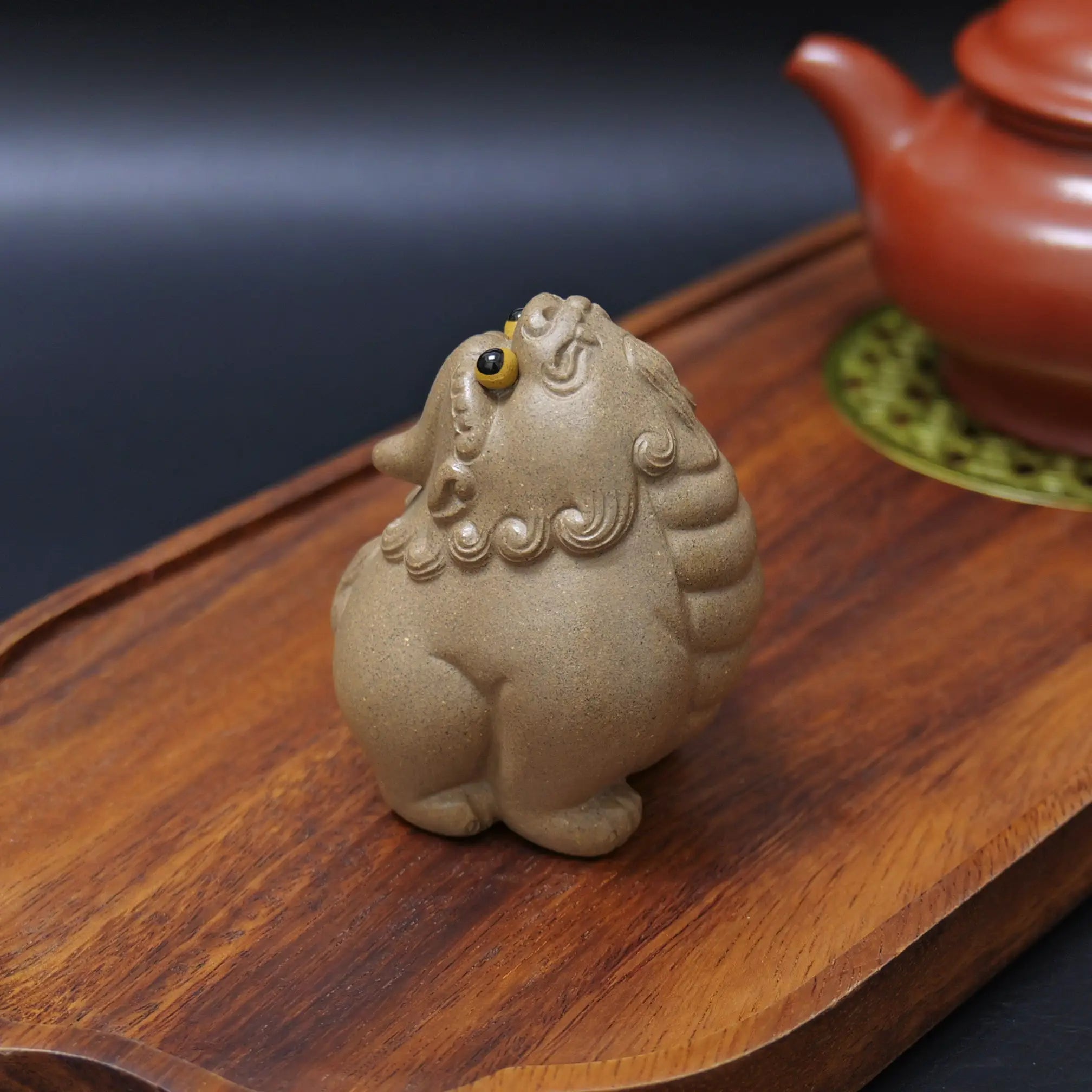 Yixing Zisha Handmade Gray Skyward Lion Tea Pet (Auspicious Guardian Style)