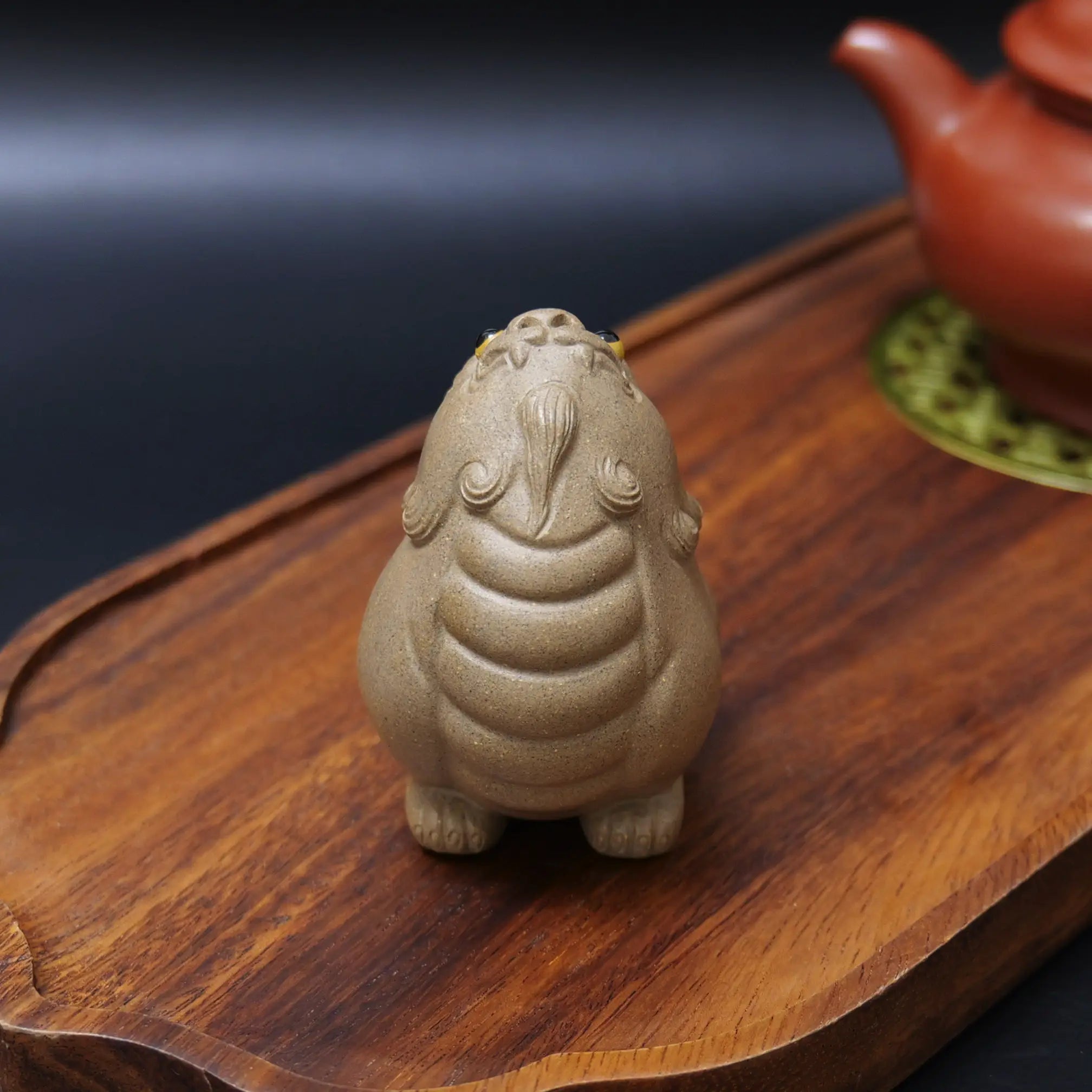 Yixing Zisha Handmade Gray Skyward Lion Tea Pet (Auspicious Guardian Style)