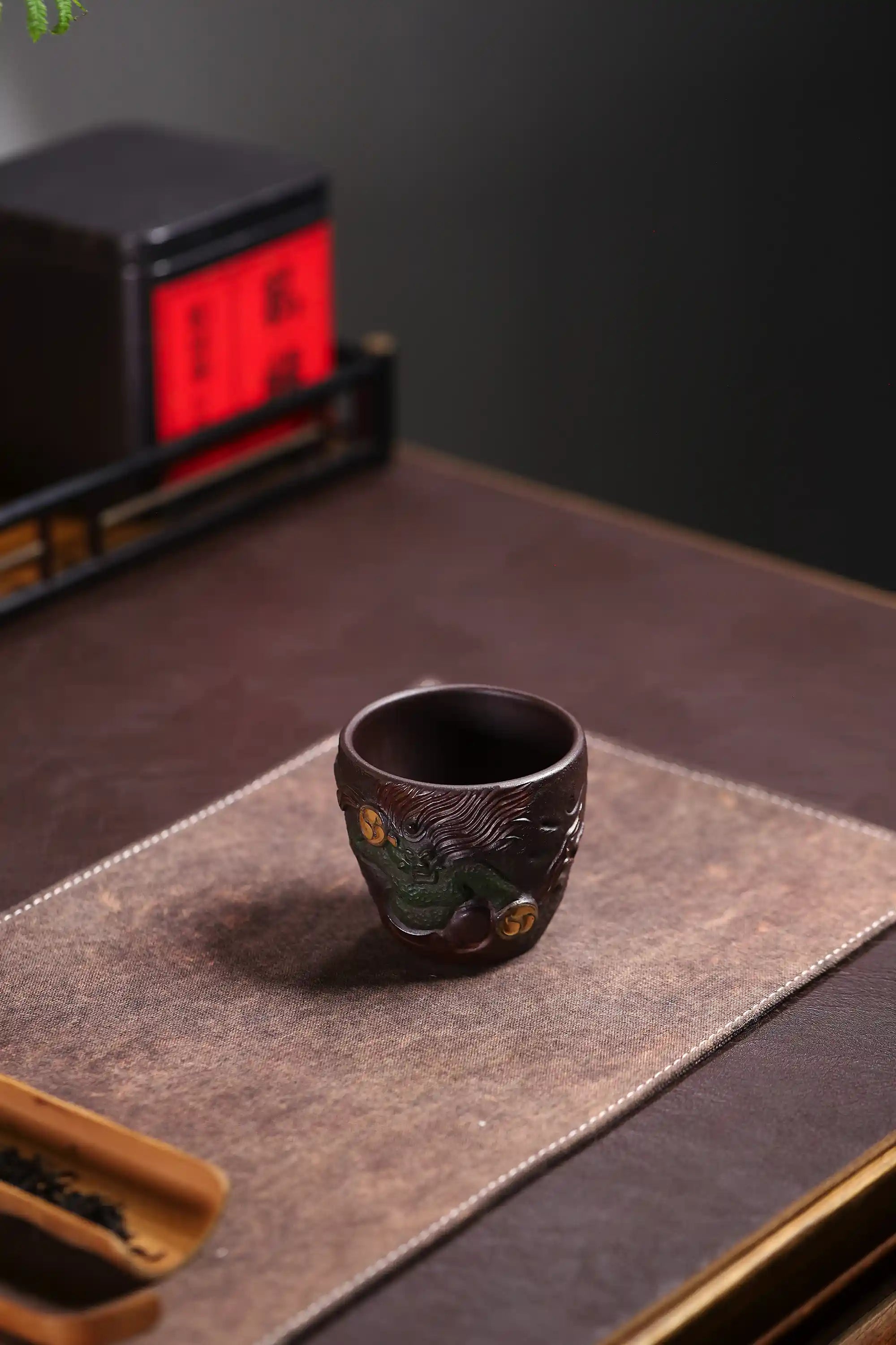 Yixing Zisha Handmade Shanhaijing Electric God Tea Cup