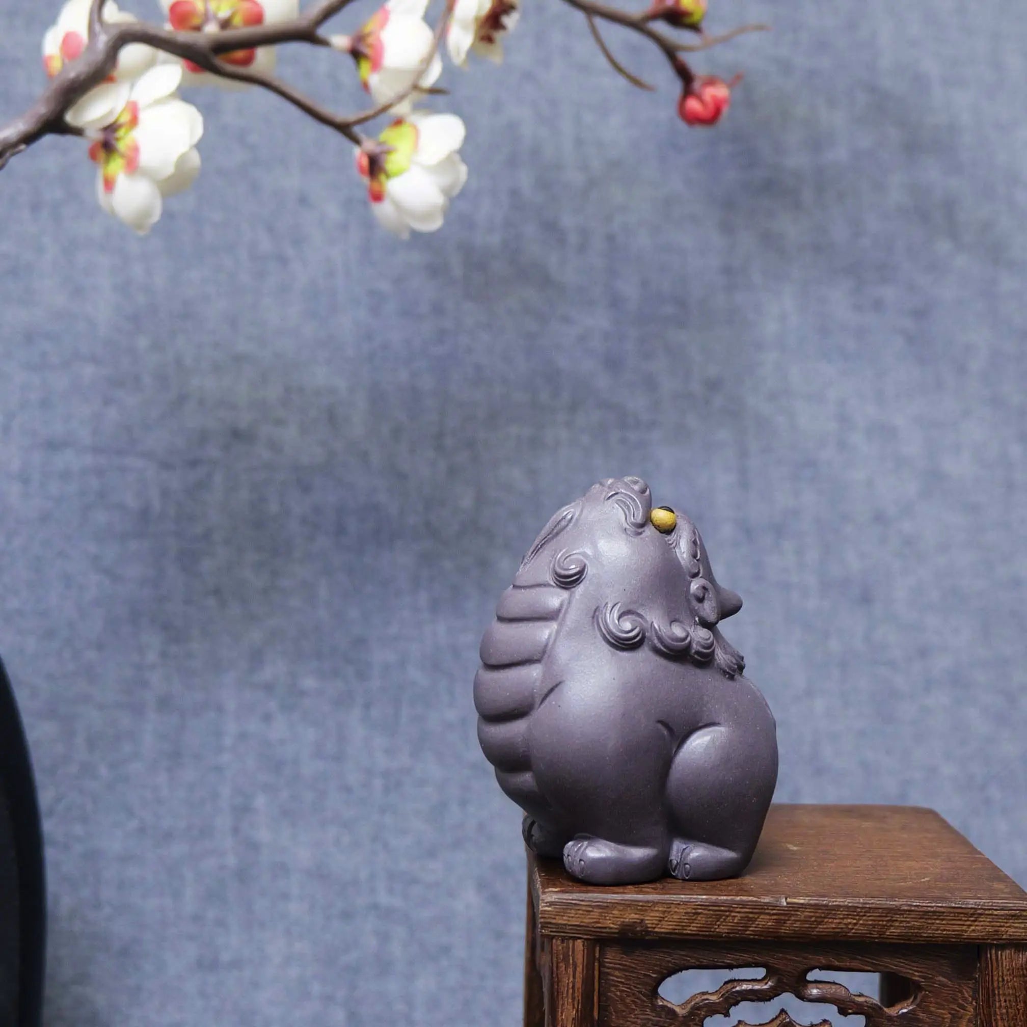Yixing Zisha Handmade Skyward Lion Tea Pet (Auspicious Guardian Style)
