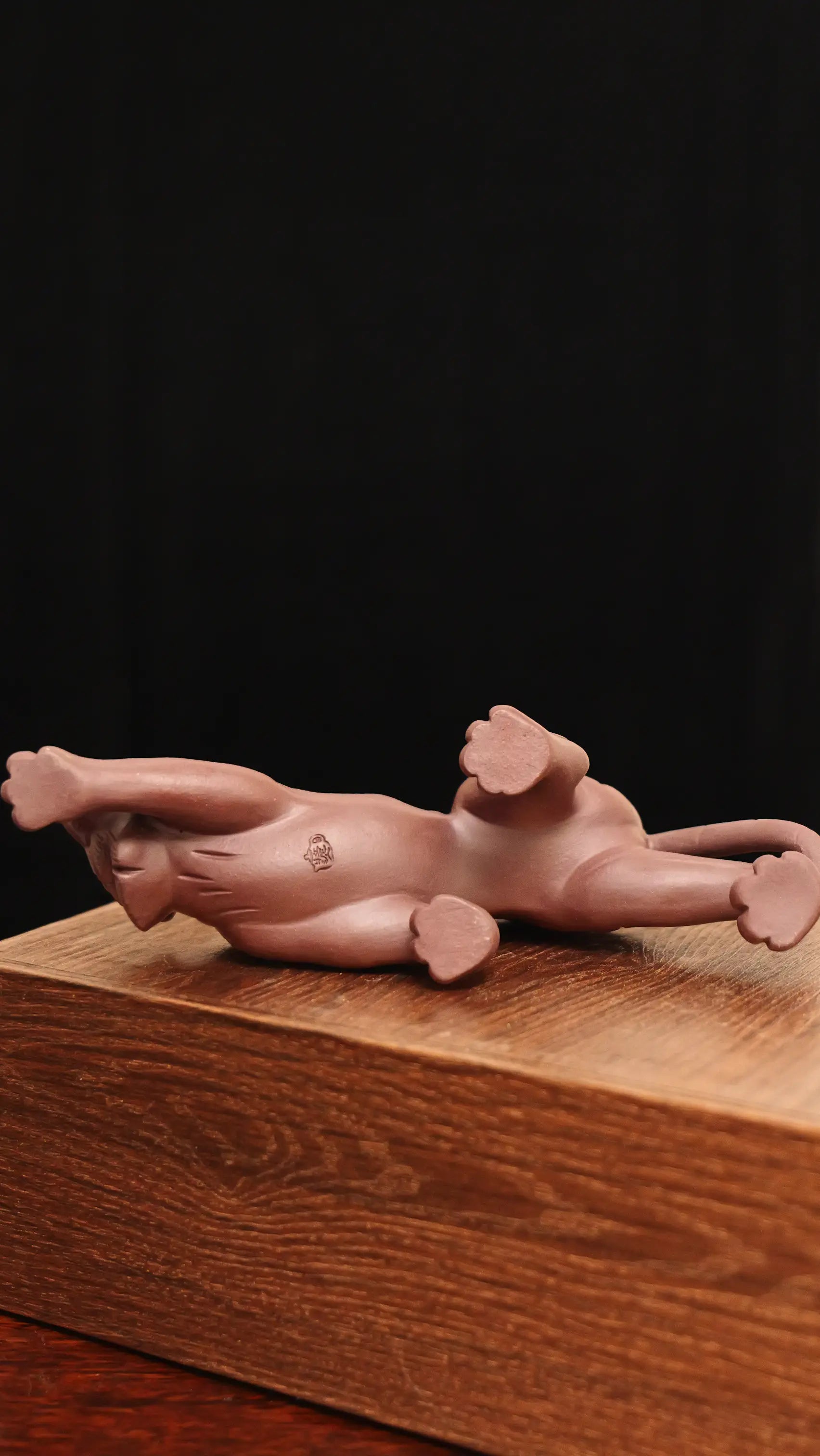 Yixing Zisha Handmade Tiger Tea Pet (Majestic Style)