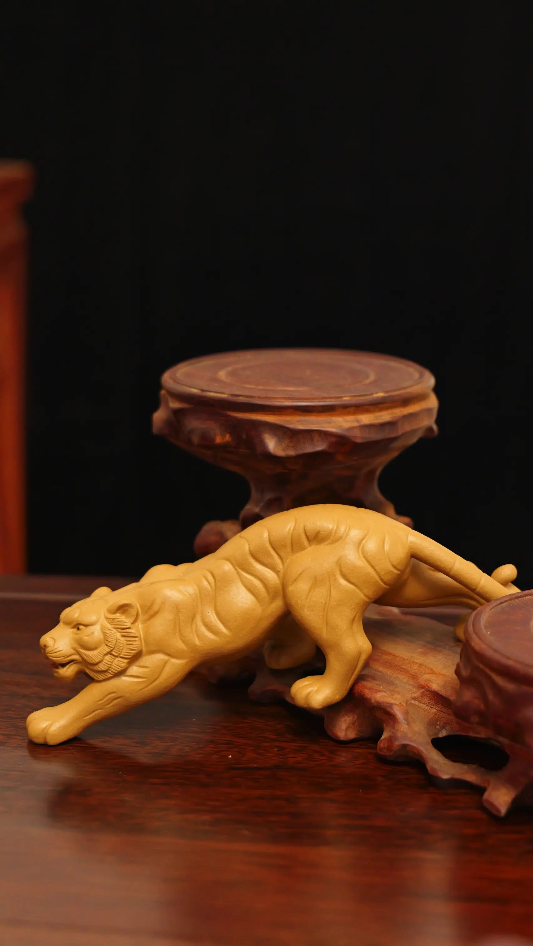 Yixing Zisha Handmade Yellow Tiger Tea Pet (Majestic Style)