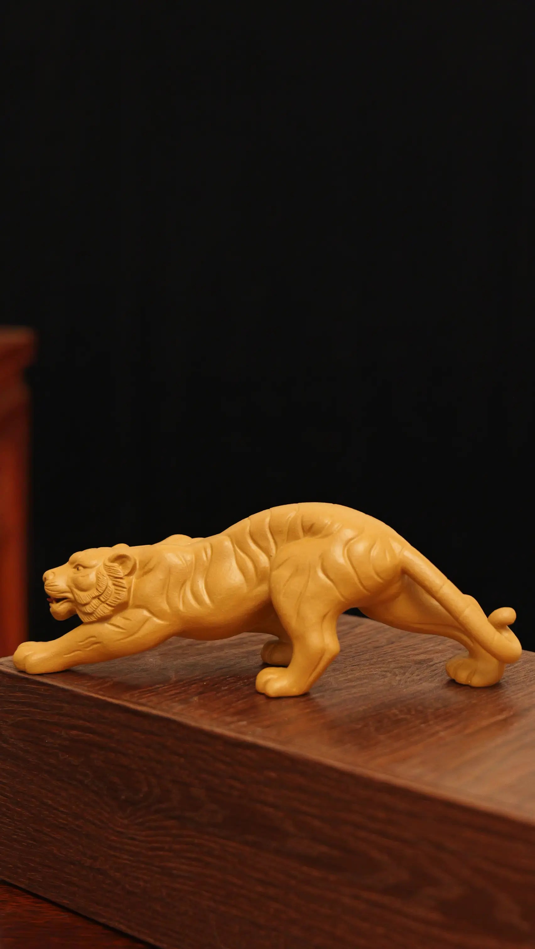 Yixing Zisha Handmade Yellow Tiger Tea Pet (Majestic Style)