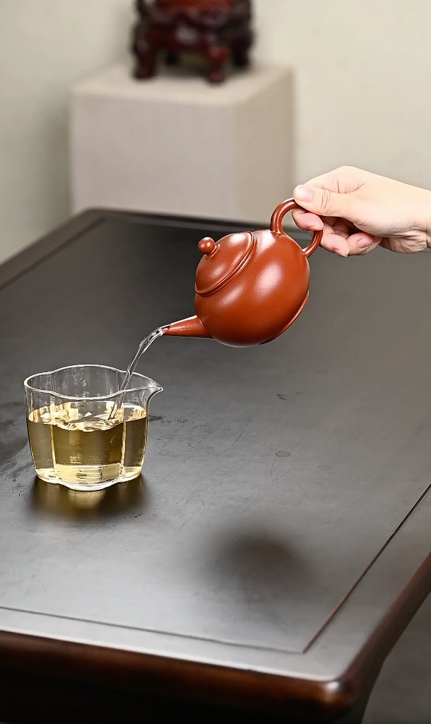 Shui ping Red Clay Yixing Teapot