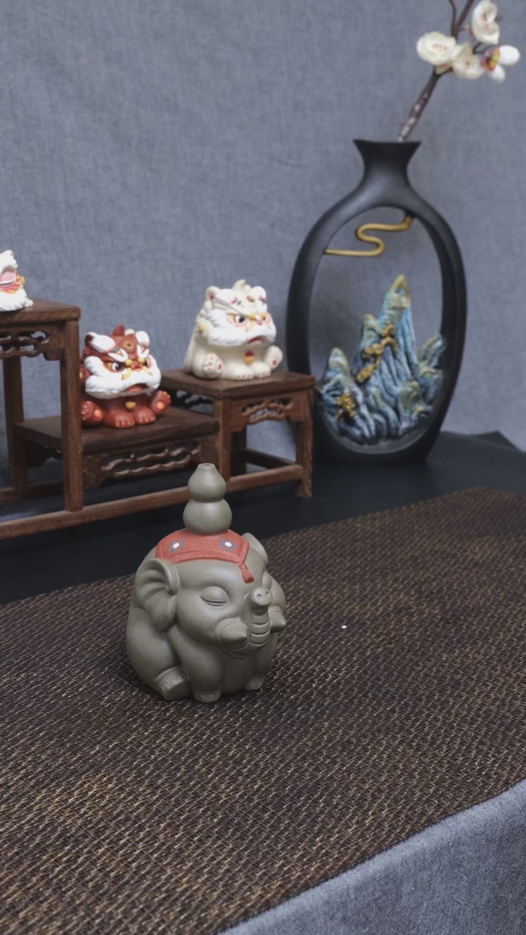 Yixing Handmade Wealth-Attracting Elephant Zisha Tea Pet with Lucky Gourd Decoration