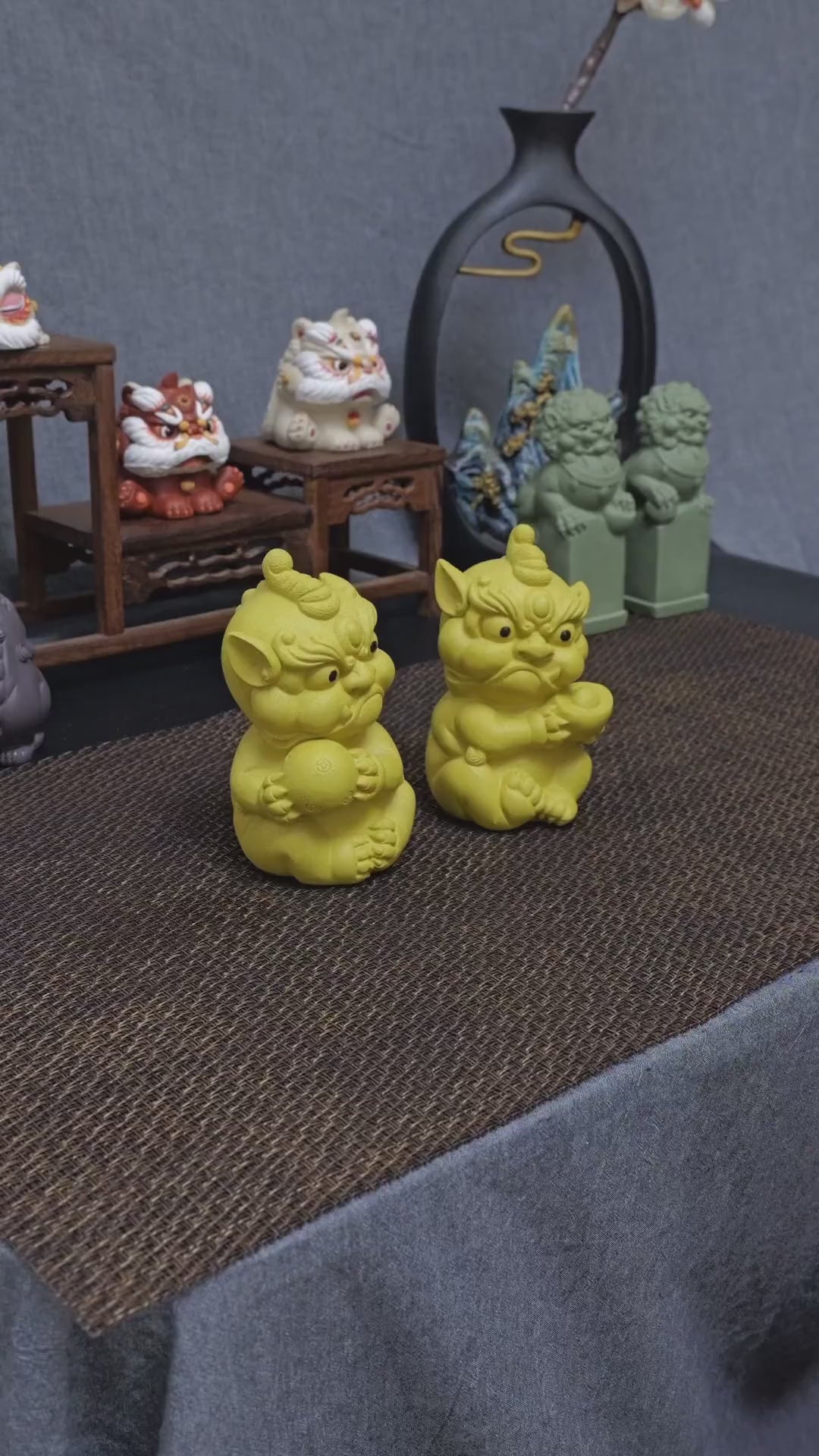 Yixing Clay Handmade Coin Ball Guardian Lion Tea Pet