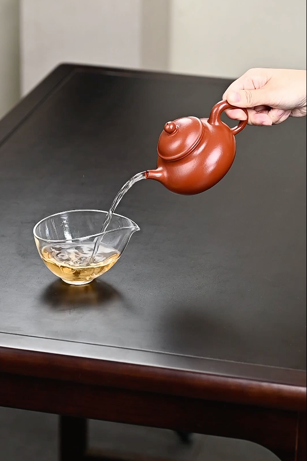 Rong Tian Red Clay Yixing Teapot