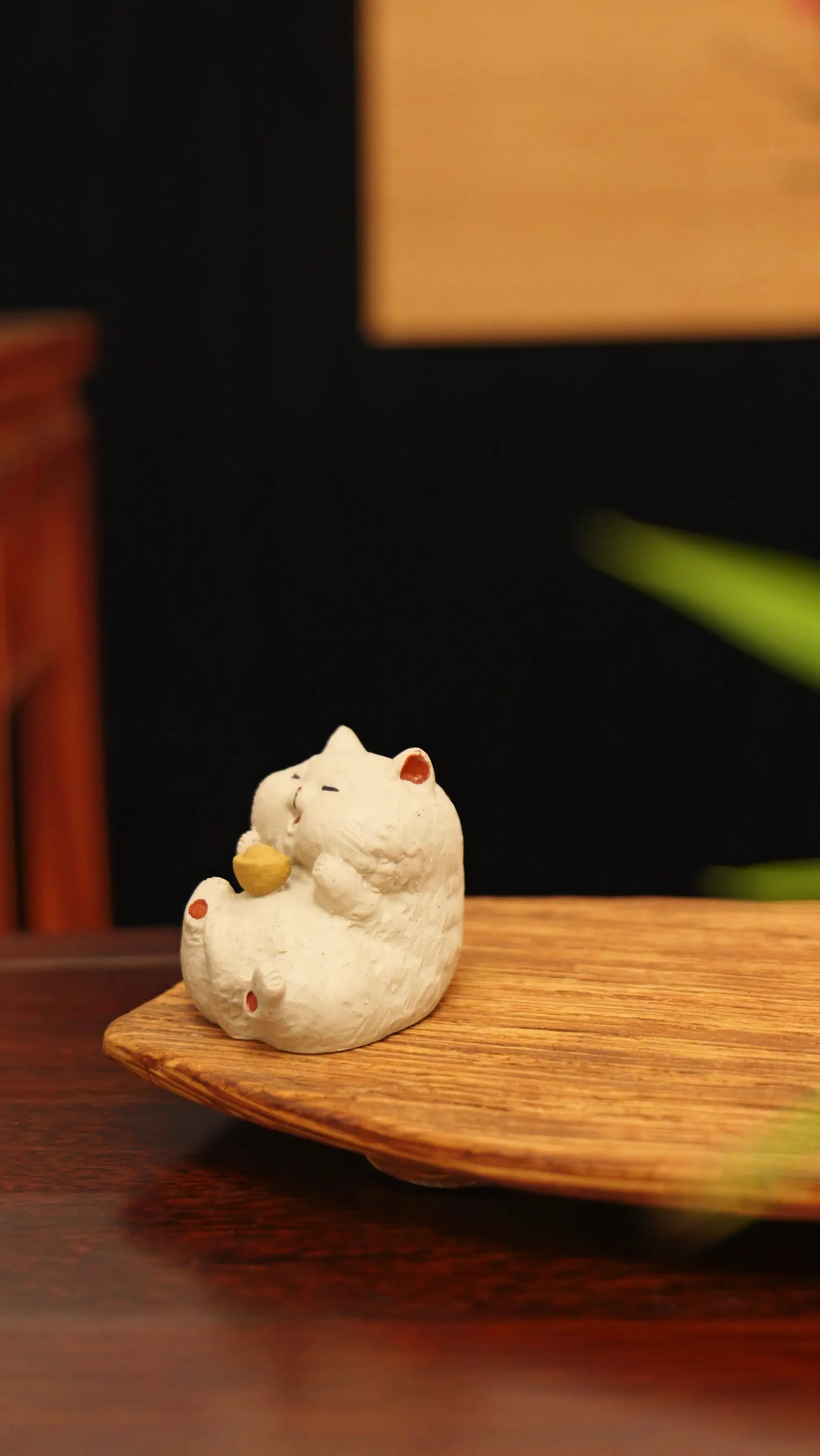 Yixing Clay Handmade Lucky Cat Tea Pet (Gold Ingot Style)