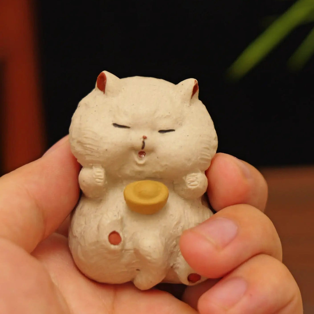 Yixing Clay Handmade Lucky Cat Tea Pet (Gold Ingot Style)