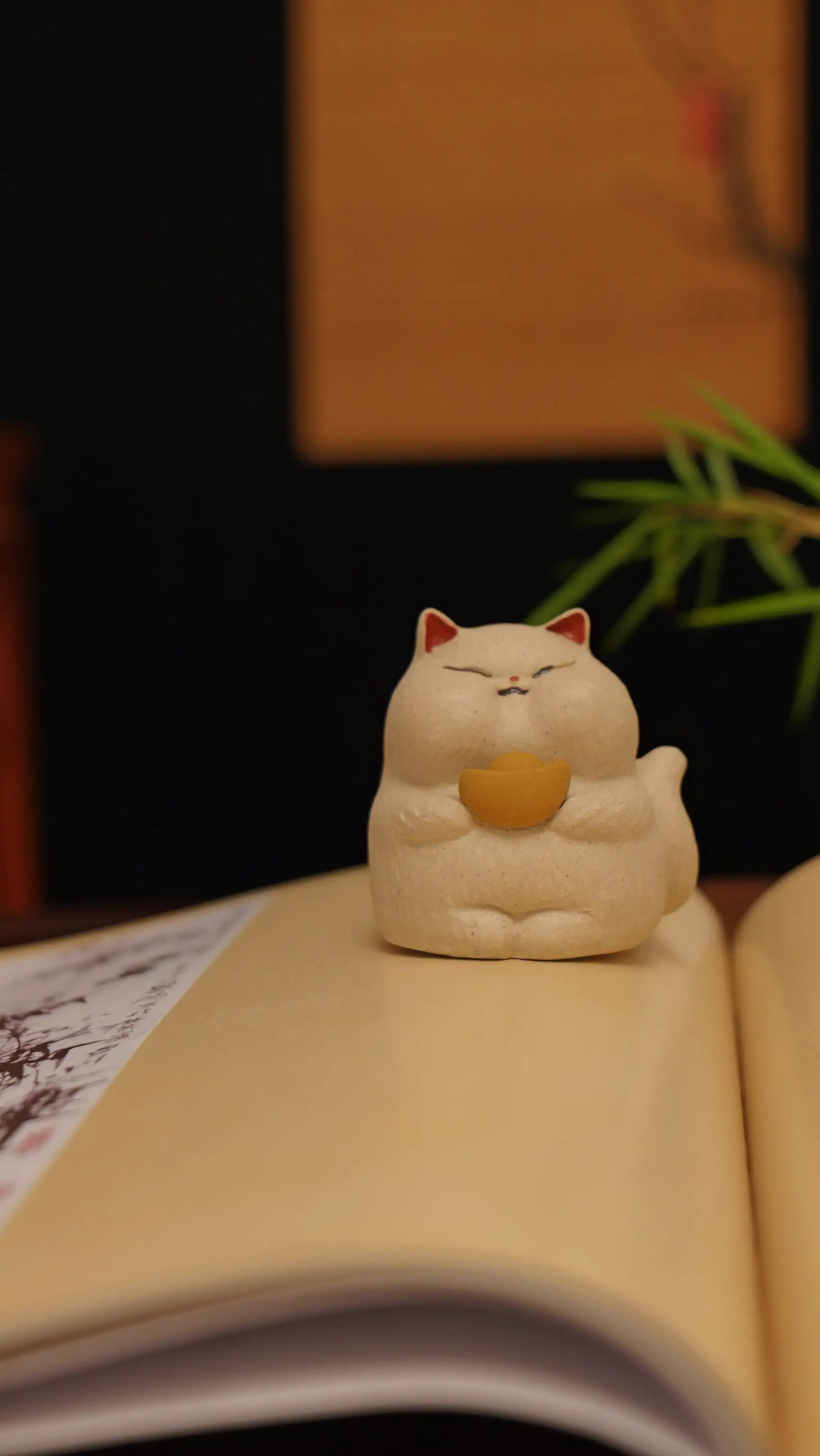 Lucky White Cat Tea Pet Holding Gold Ingot