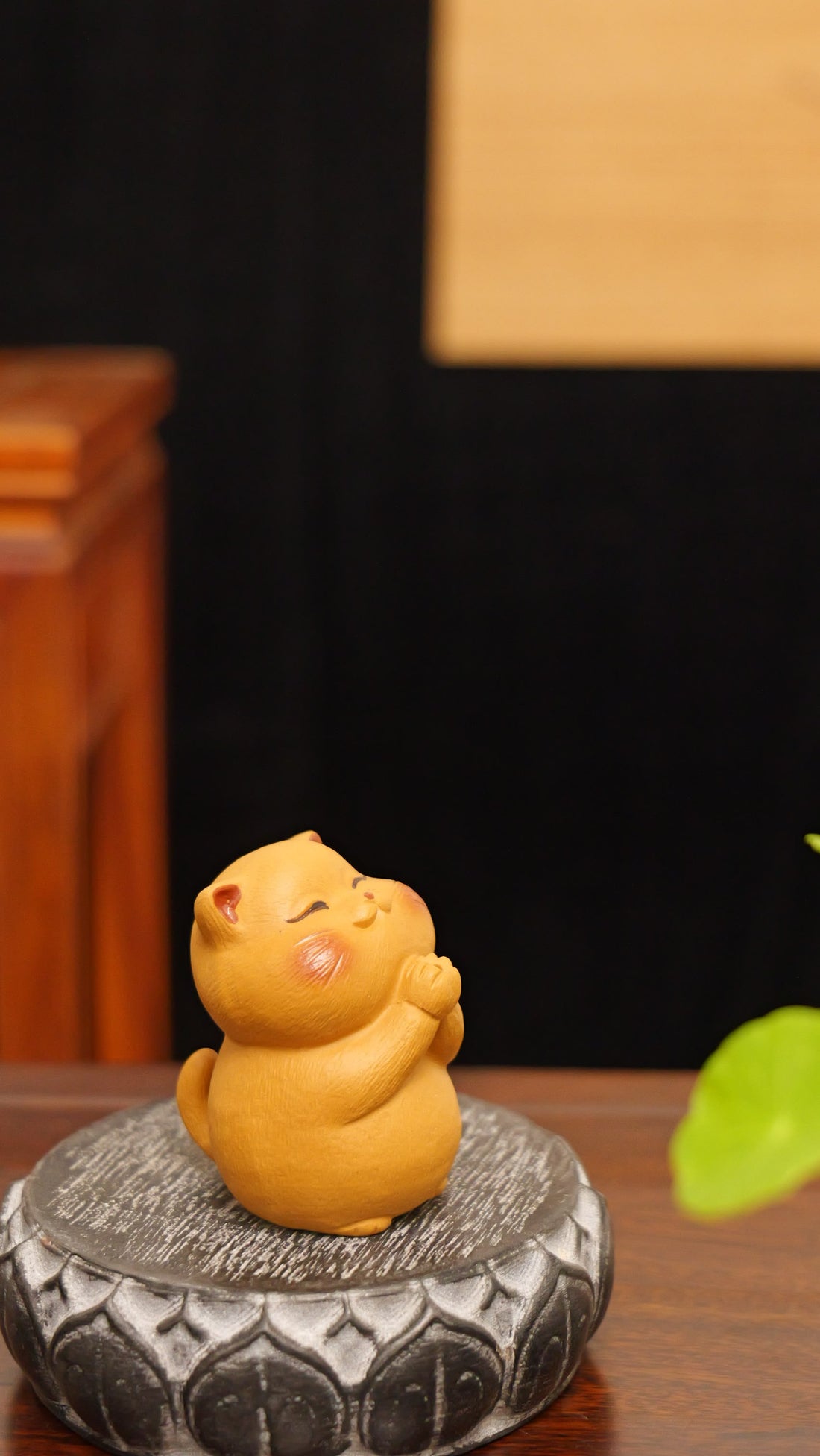 yellow fortune-inviting kitten handmade pottery figurine decor (tea pet) made by yixing purple clay