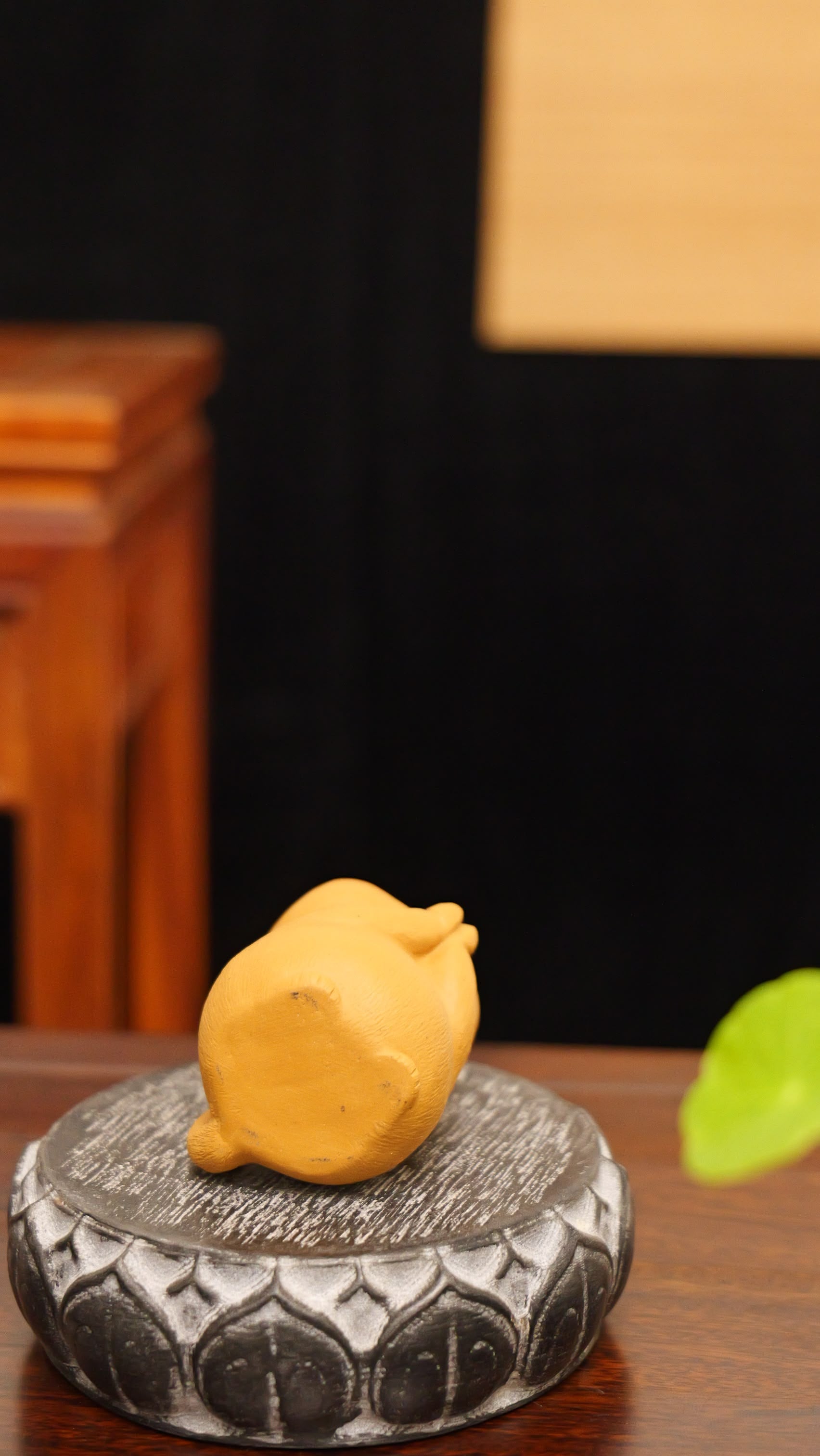 yellow fortune-inviting kitten handmade pottery figurine decor (tea pet) made by yixing purple clay
